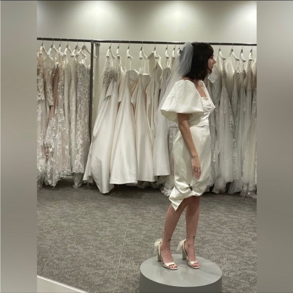 By Watters Short Wedding Dress - Picture 3 of 9